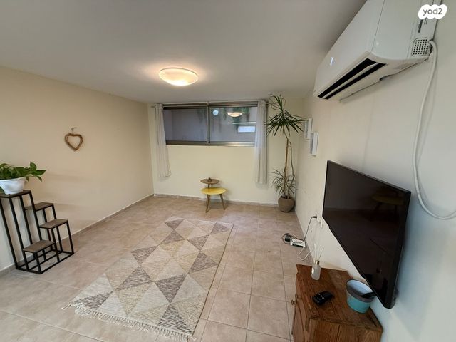 קליניקות, החיטה, גבעת הפרחים, בנימינה גבעת עדה