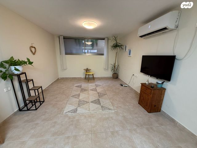 קליניקות, החיטה, גבעת הפרחים, בנימינה גבעת עדה