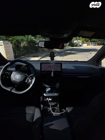 מודעת רכב אם ג'י MG4