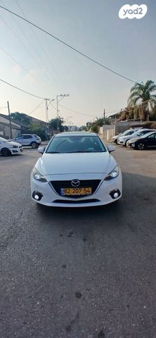 מודעת רכב מאזדה 3