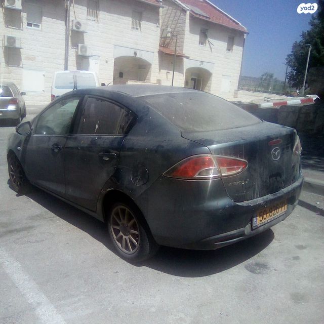 מודעת רכב מאזדה 2