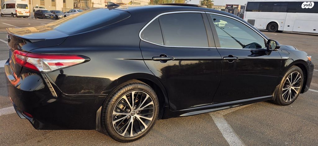 טויוטה קאמרי