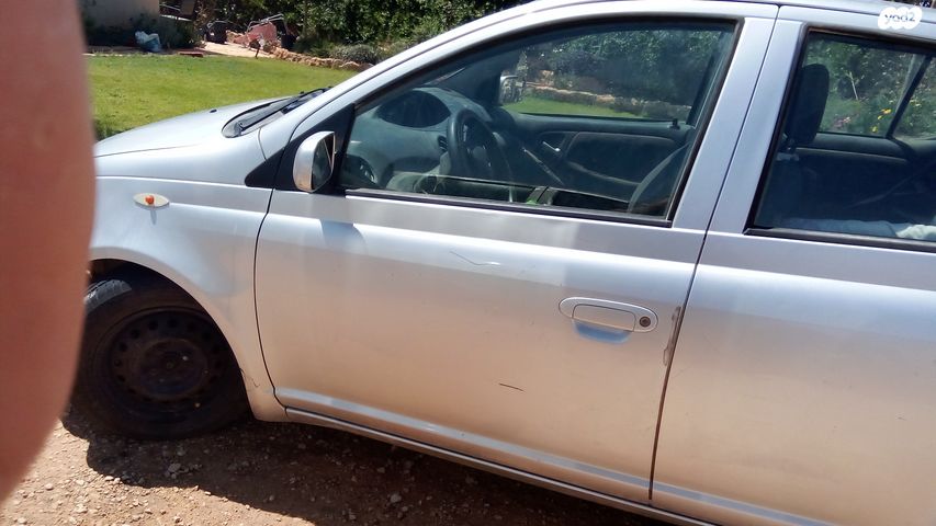 טויוטה יאריס