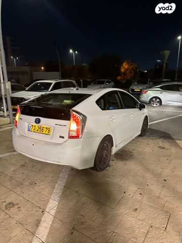 טויוטה פריוס