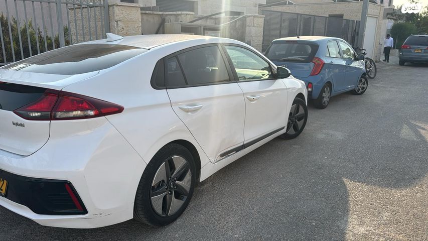 יונדאי איוניק