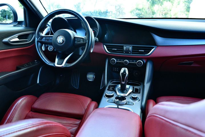 אלפא רומיאו ג'וליה