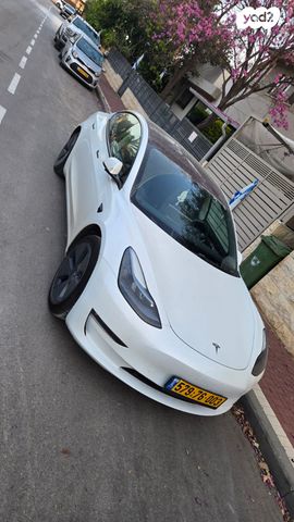 מודעת רכב טסלה מודל 3