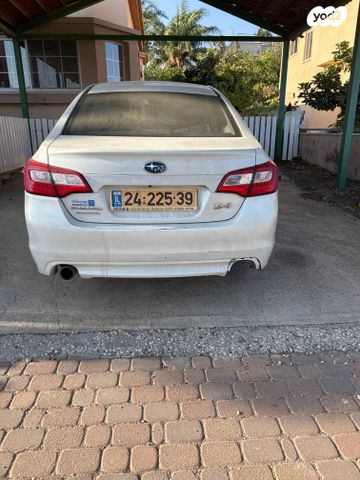 סובארו B4/לגאסי