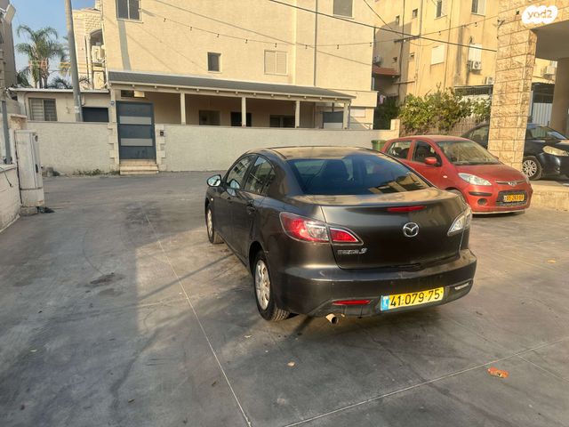 מאזדה 3