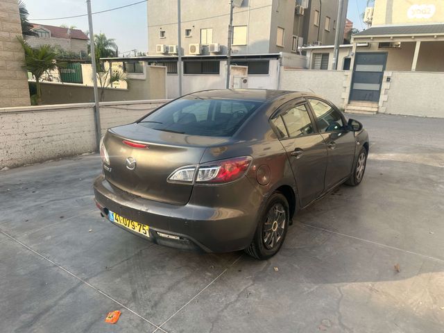 מודעת רכב מאזדה 3
