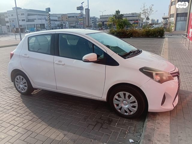 טויוטה יאריס