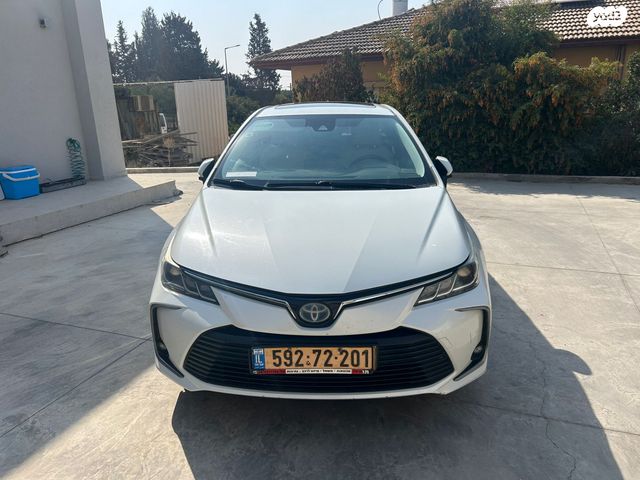 טויוטה קורולה