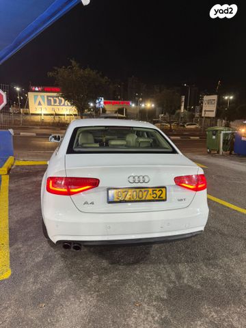 אאודי A4