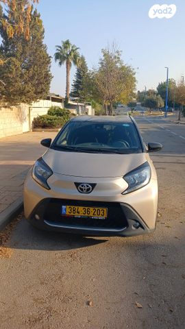 טויוטה אייגו X