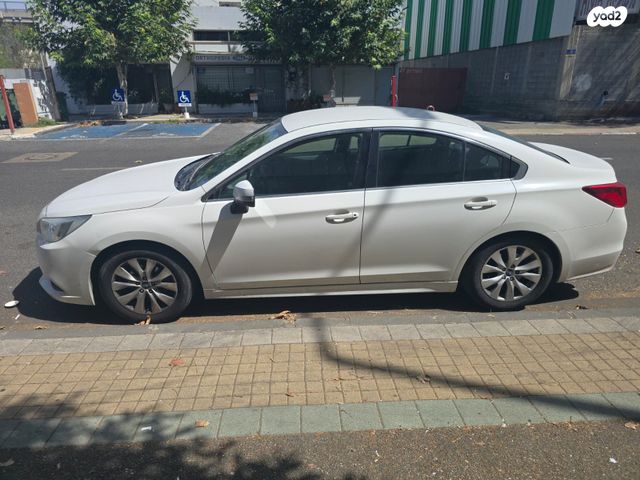 סובארו B4/לגאסי