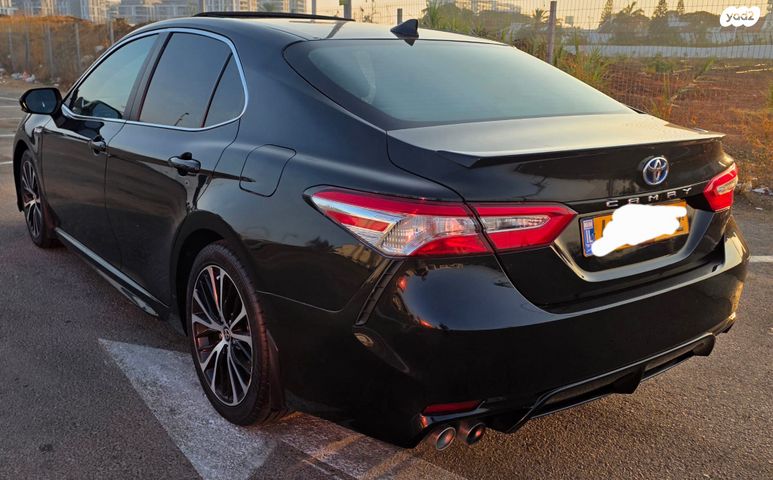 טויוטה קאמרי