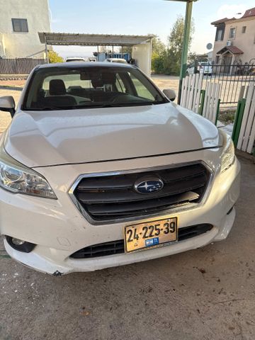 סובארו B4/לגאסי