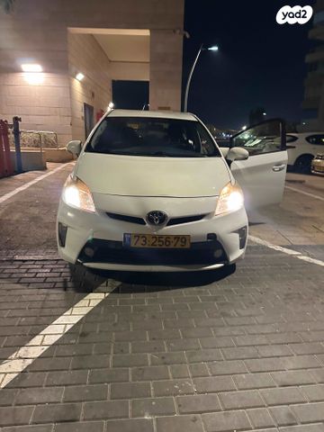 מודעת רכב טויוטה פריוס