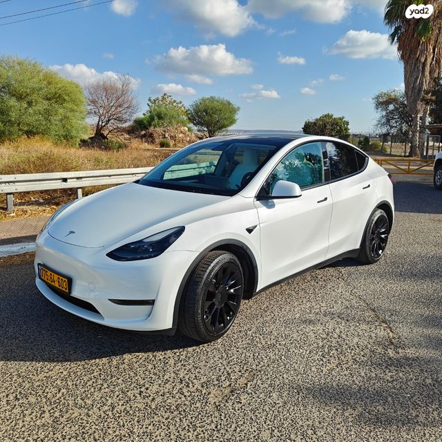 מודעת רכב טסלה מודל Y