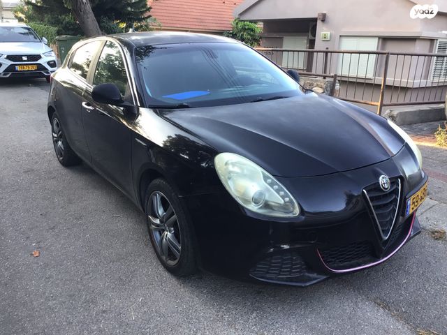 אלפא רומיאו ג'ולייטה