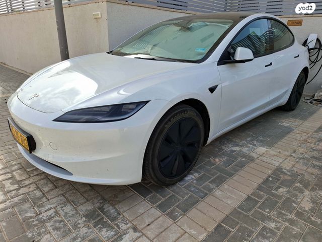 מודעת רכב טסלה מודל 3