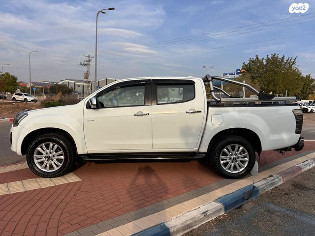 איסוזו די-מקס