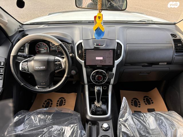 איסוזו די-מקס