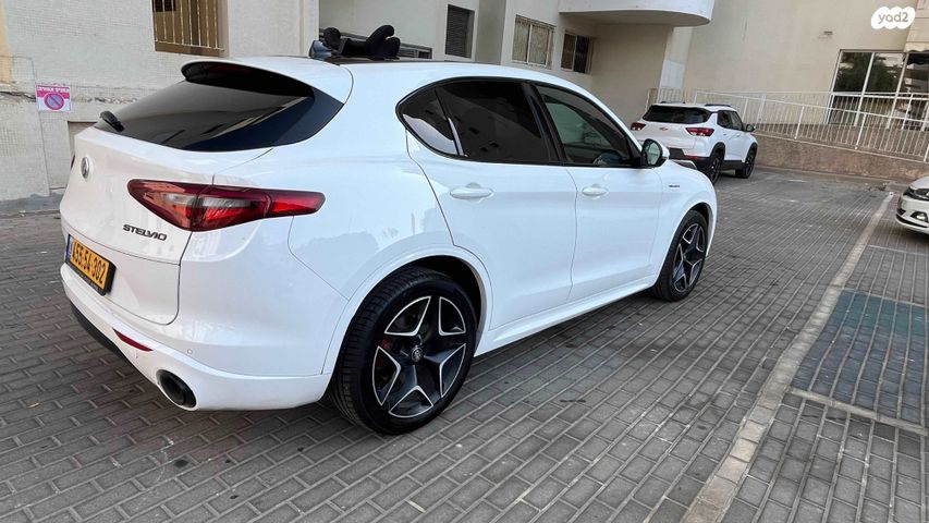 אלפא רומיאו סטלביו