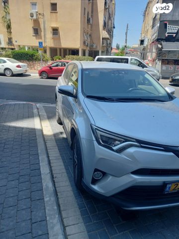 מודעת רכב טויוטה RAV4
