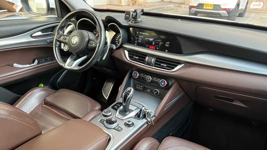 מודעת רכב אלפא רומיאו סטלביו