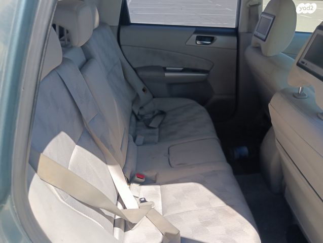 סובארו פורסטר