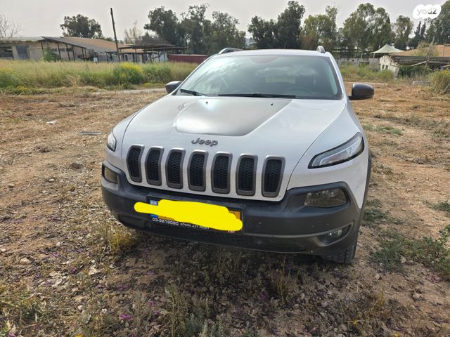 מודעת רכב ג'יפ צ'ירוקי