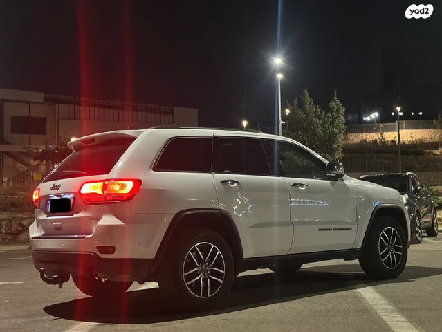 מודעת רכב ג'יפ גרנד צ'ירוקי