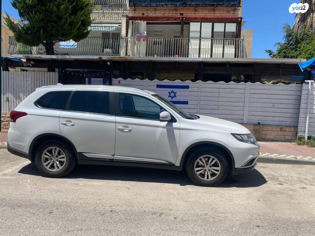 מיצובישי אאוטלנדר