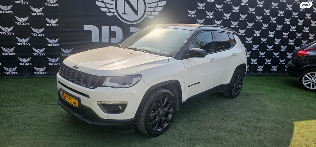 מודעת רכב ג'יפ קומפאס