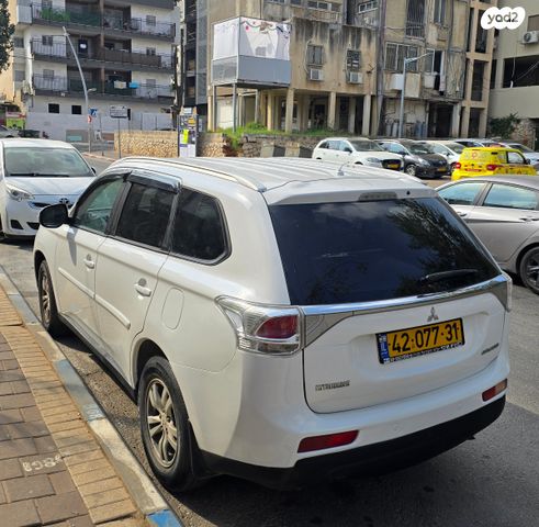 מיצובישי אאוטלנדר