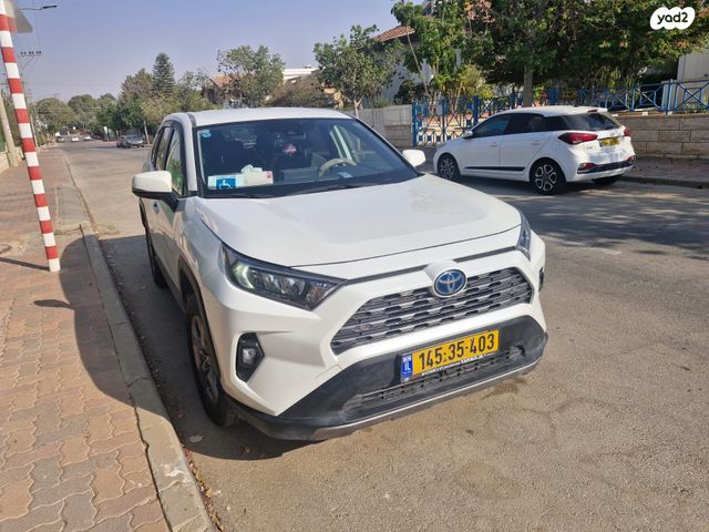 טויוטה RAV4
