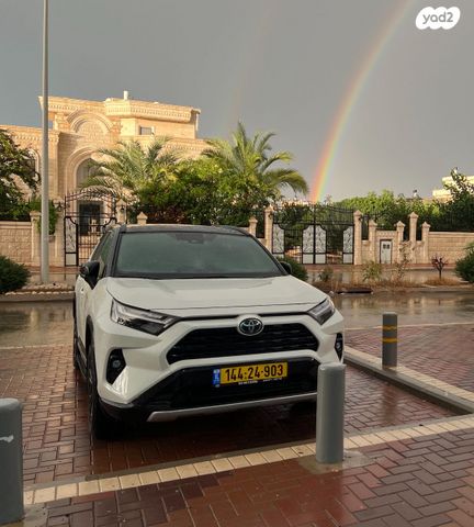 טויוטה RAV4