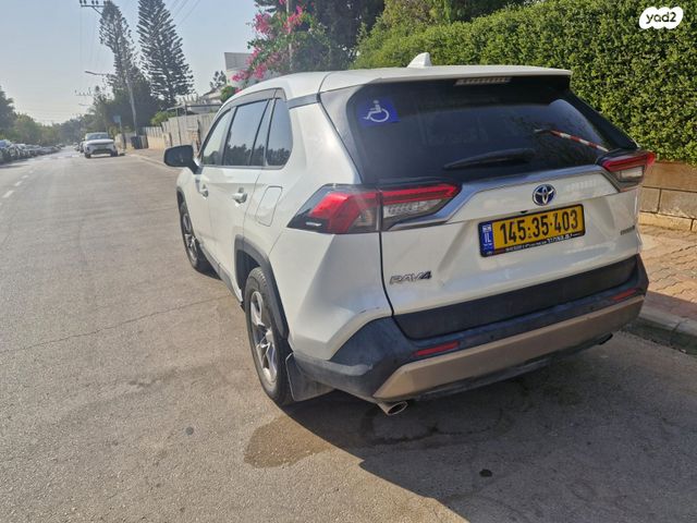 טויוטה RAV4