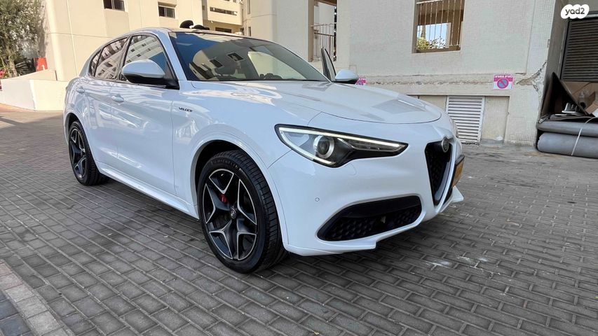 אלפא רומיאו סטלביו