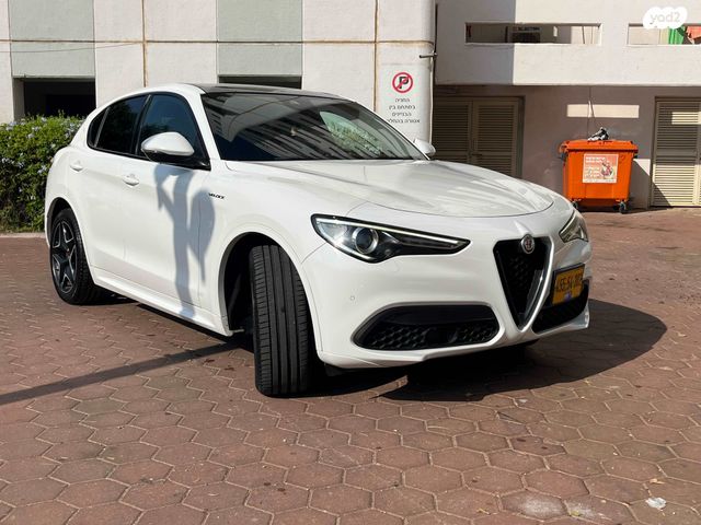 אלפא רומיאו סטלביו