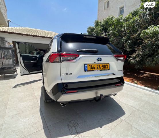 טויוטה RAV4