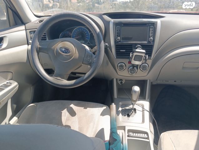 סובארו פורסטר