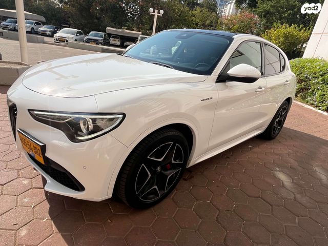 אלפא רומיאו סטלביו