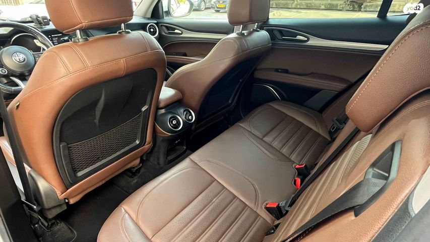 אלפא רומיאו סטלביו