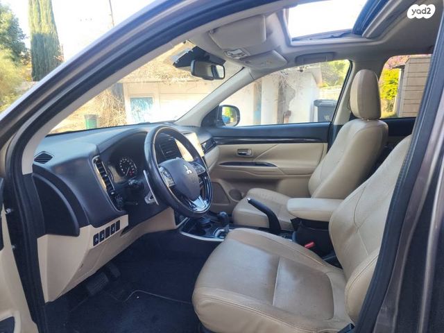 מיצובישי אאוטלנדר