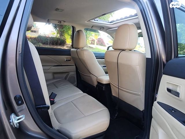 מיצובישי אאוטלנדר