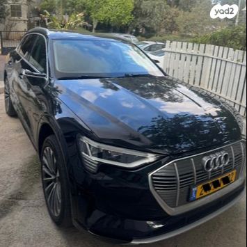 מודעת רכב אאודי E-tron