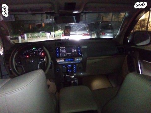 טויוטה לנד קרוזר