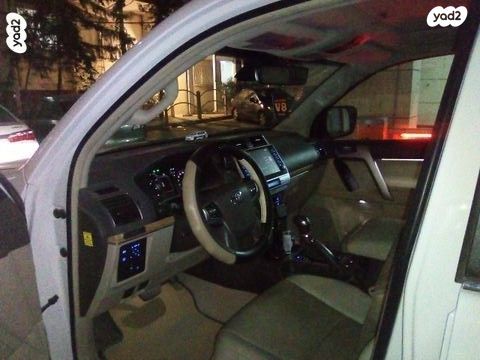 טויוטה לנד קרוזר